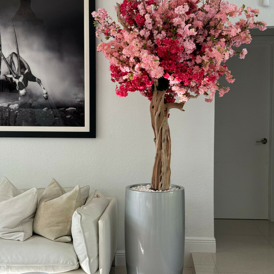 Lisbon vase in shiny silver with personalized tricolor pink cherry blossom